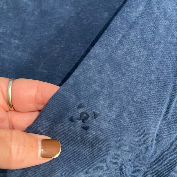 Lululemon Men’s Sun Wash 5 Year Tee Basic Tee in Navy Fit L Activewear Shirt - Picture 6 of 6